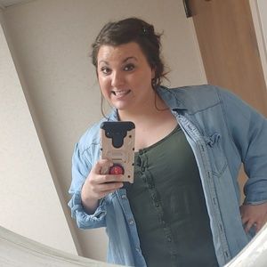 Meet your Posher, Brittney